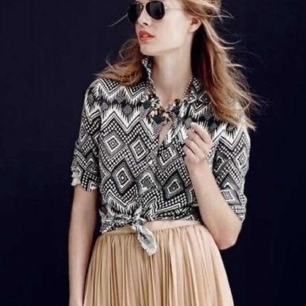 J. Crew 100% Linen Boy Shirt Top Ikat Print Black White Size 0